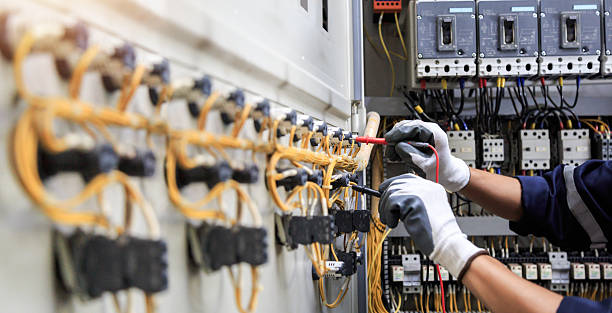 Professional Electrician technician working in Roslyn, PA